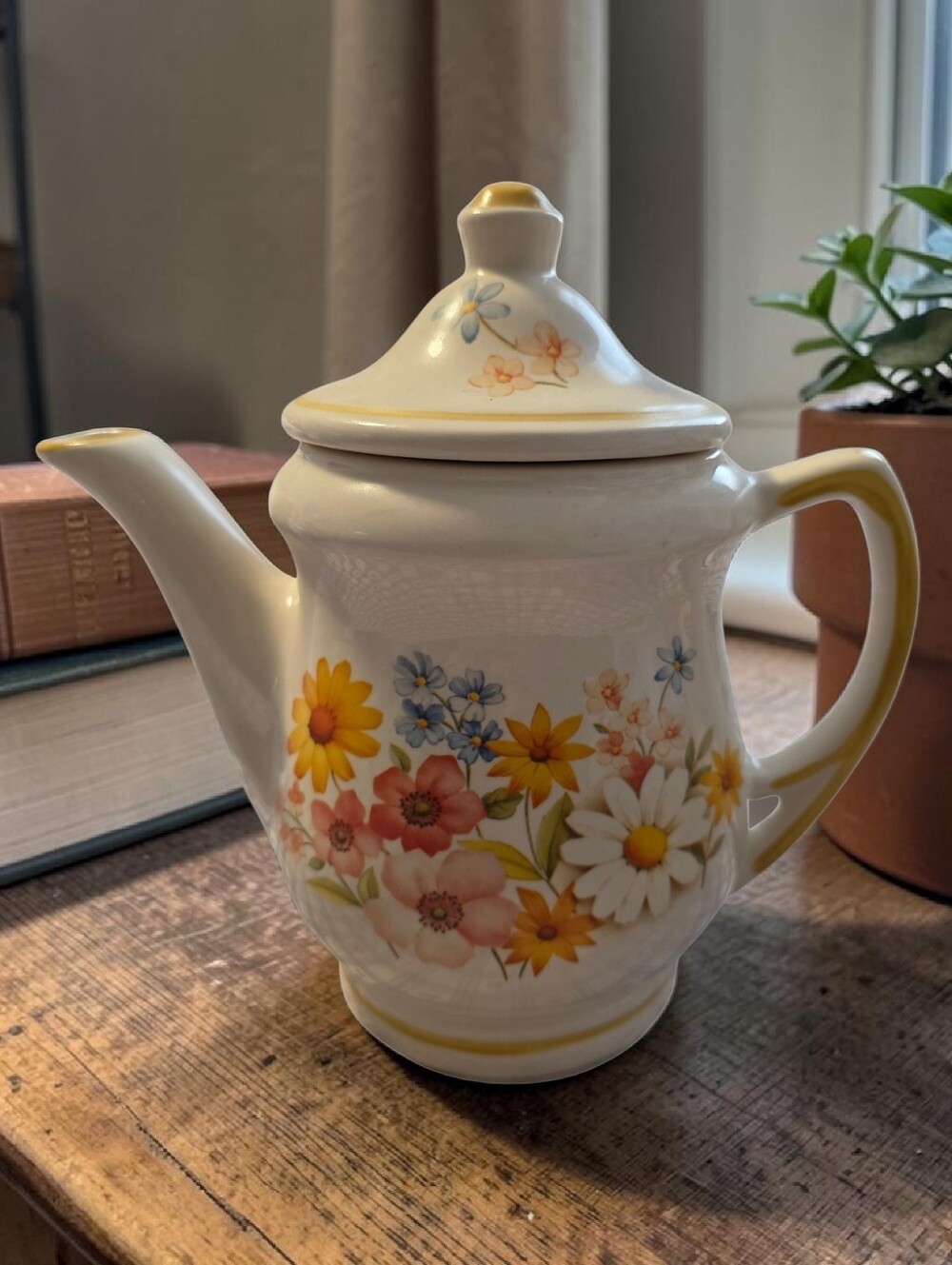 🔴Floral Ceramic Teapot with Yellow Accents
